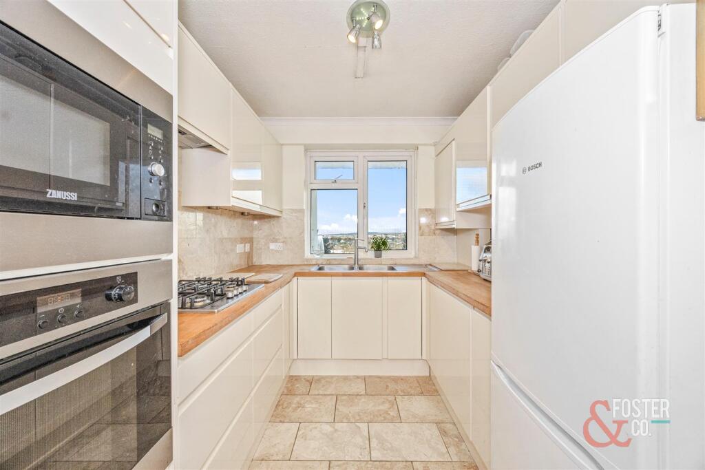 The Drive, 37-39, Grove Court, Flat 36_005.JPG