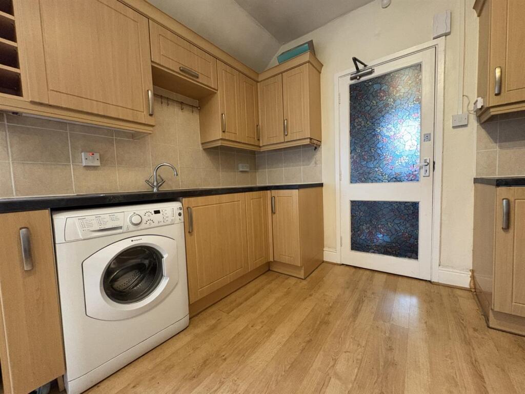 37a pen kitchen 2.jpg