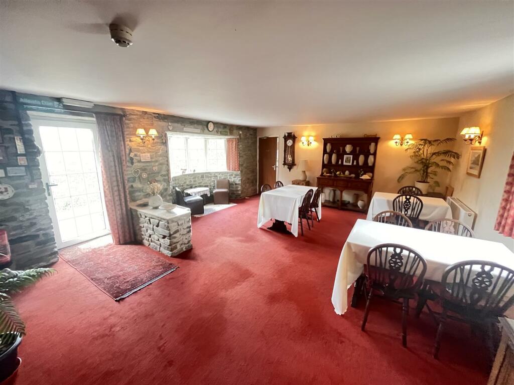 dining room.JPG