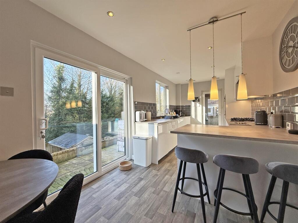 Dryburgh Crescent 22 - Kitchen FRONT PAGE.jpg