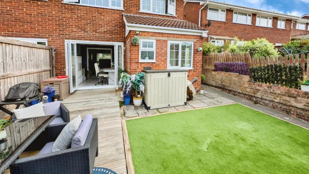 98 Finch rear garden 6.jpg