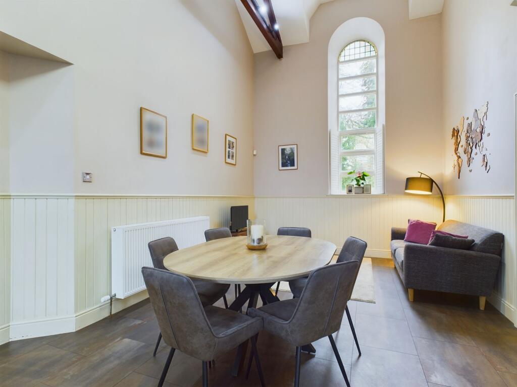 Dining/family room