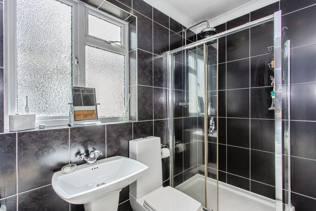 Family Bath/Shower