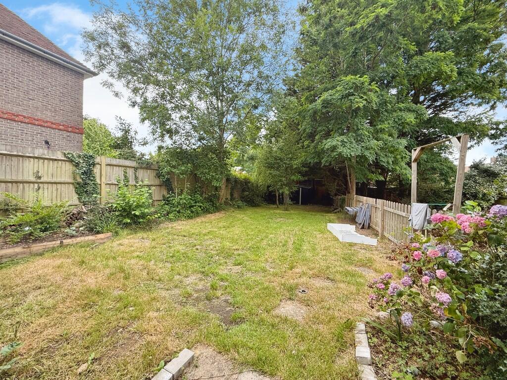 fe6b596e-Photo 20...