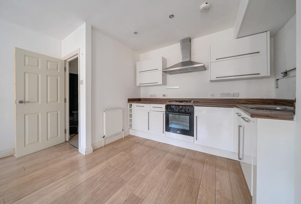 1301301-5-683dbe6...