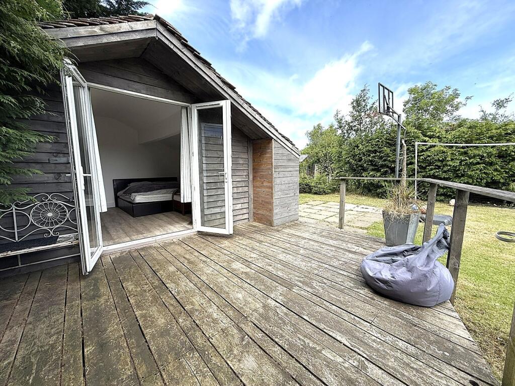 LODGE