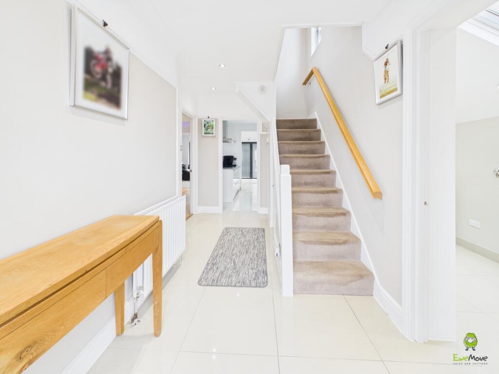 Presented by Clinton at EweMove Bexleyheath and Da