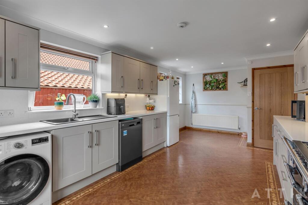 80 Reepham Road, Norwich, NR6 5LT (34).jpg