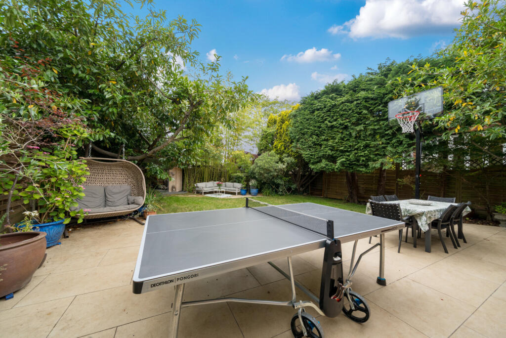 1315629-4-685d3a9...