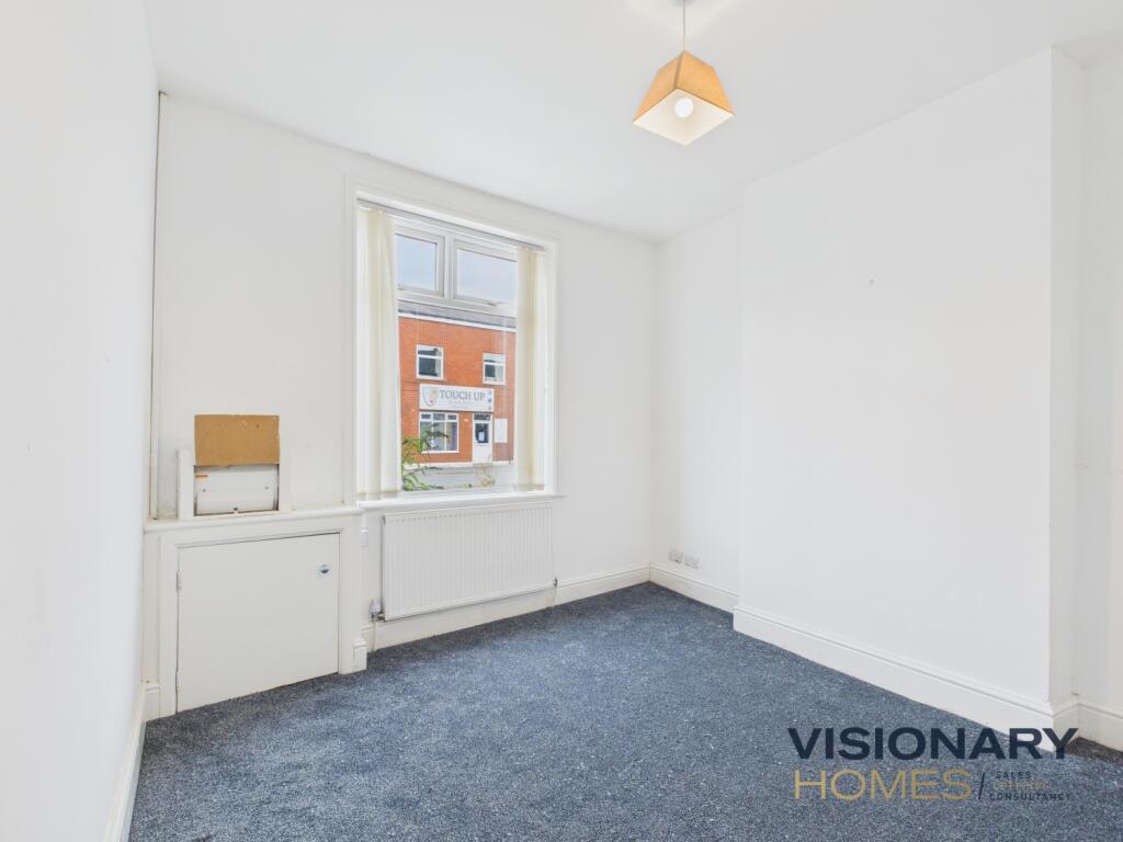 CAM03522G0-PR0219-STILL001