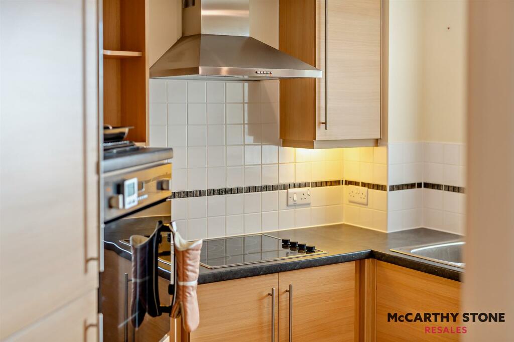 8588489-interior05-800.jpg