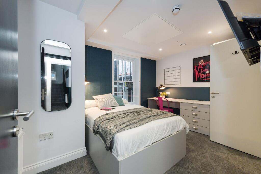 Bed 8