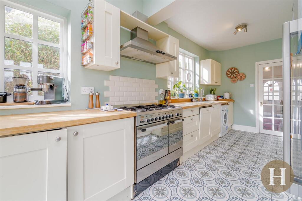 Hadleigh Estate Agents-19.jpg