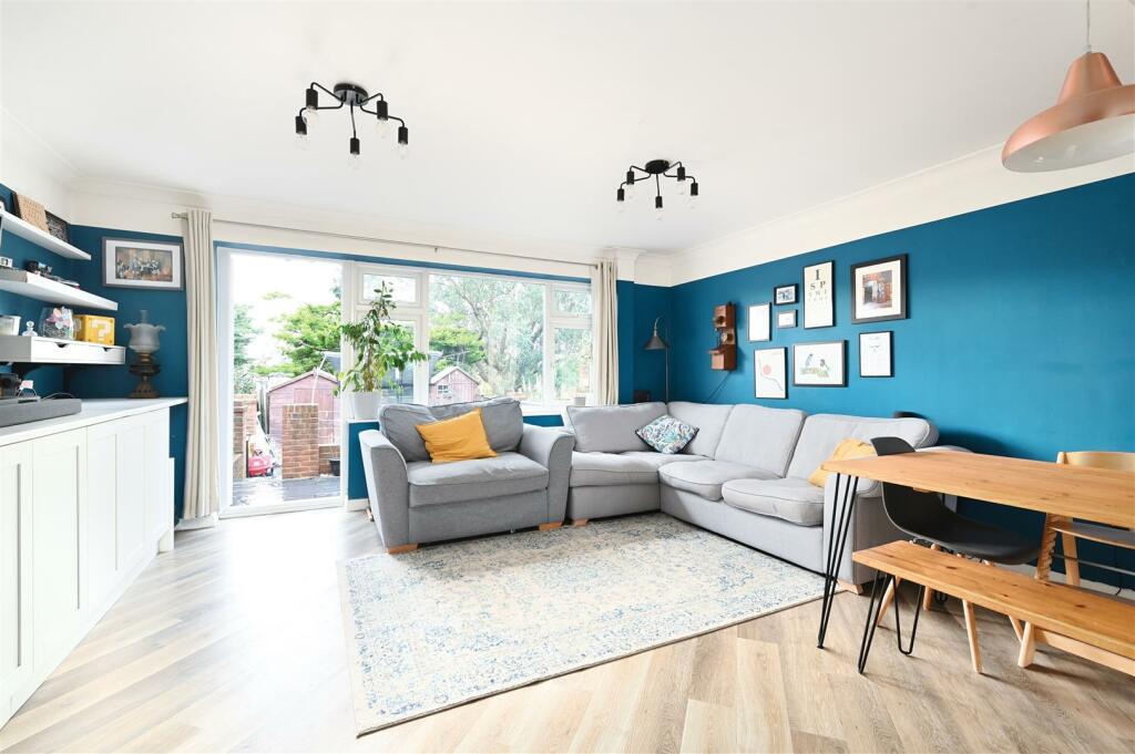 prince-charles-close-bn42 (3).jpg