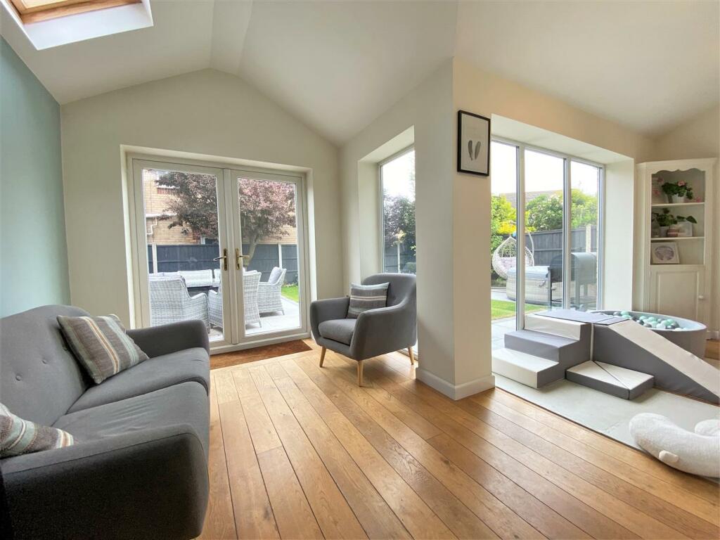Sun Room &amp; Sitting Room 839