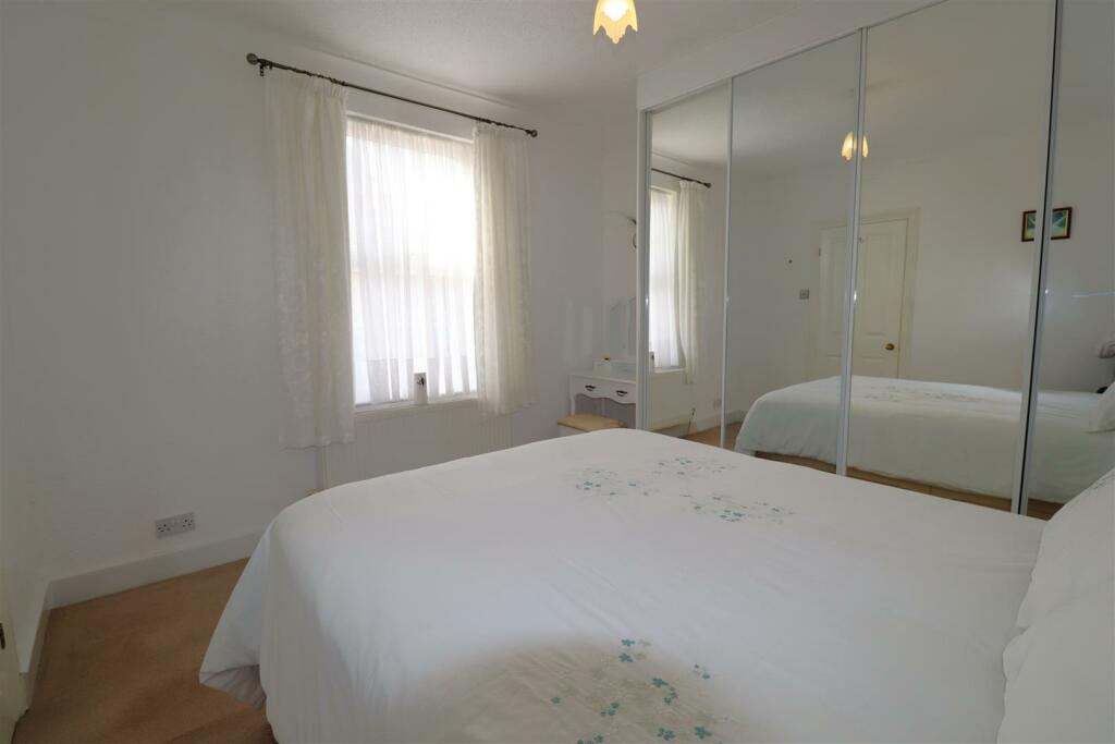 Bedroom1 (1).JPG