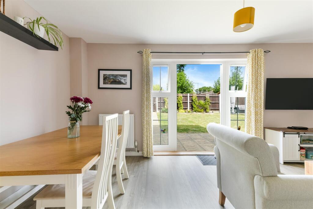 FIELDOAKS WAY (14).jpg