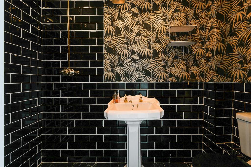 CHIPSTEAD LANE, 4 WILLIAMS HARLOW- (10).jpg