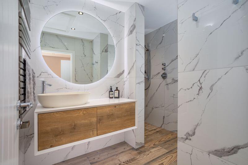 Ensuite