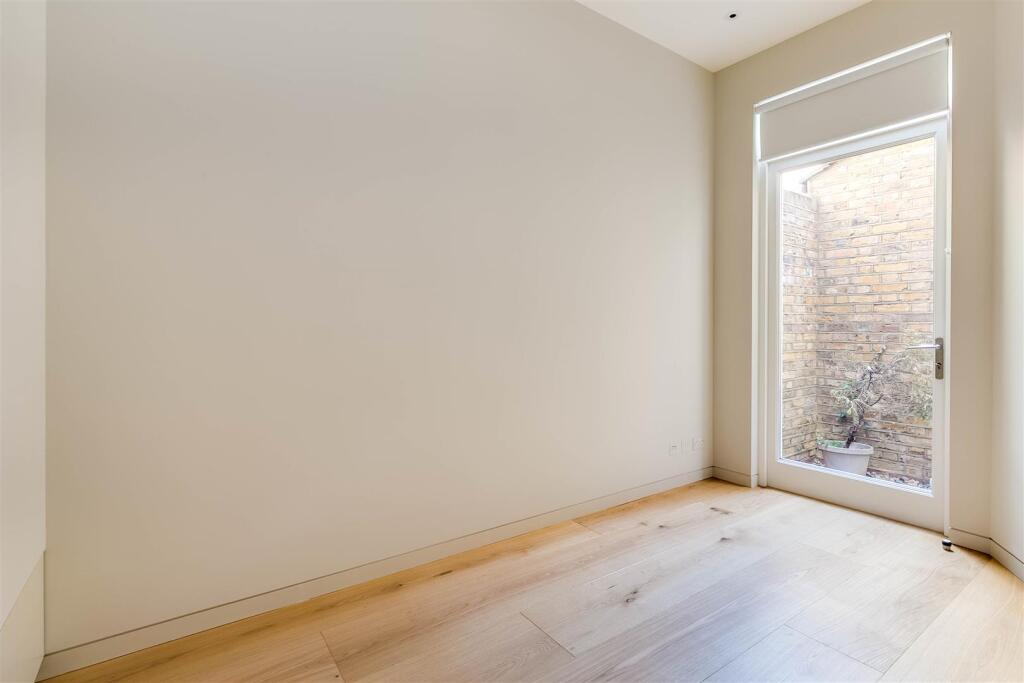 Alexandra Road 28GFF-4.jpg