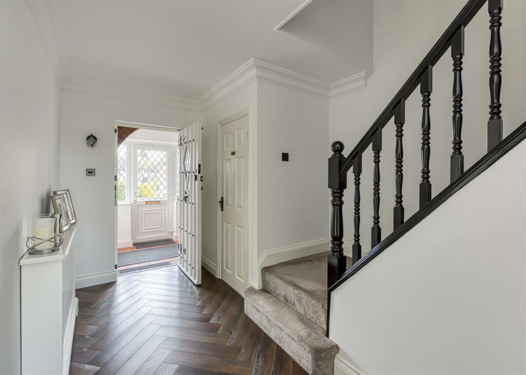 59 Sabrina Road-hall.jpg
