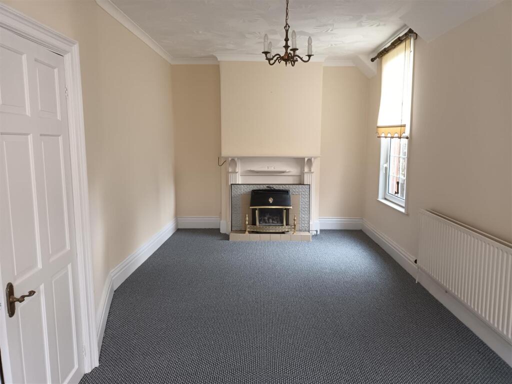 12QueensRoadLounge.jpg