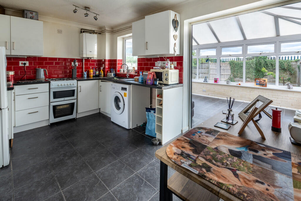 6 Chelmsford Driv...