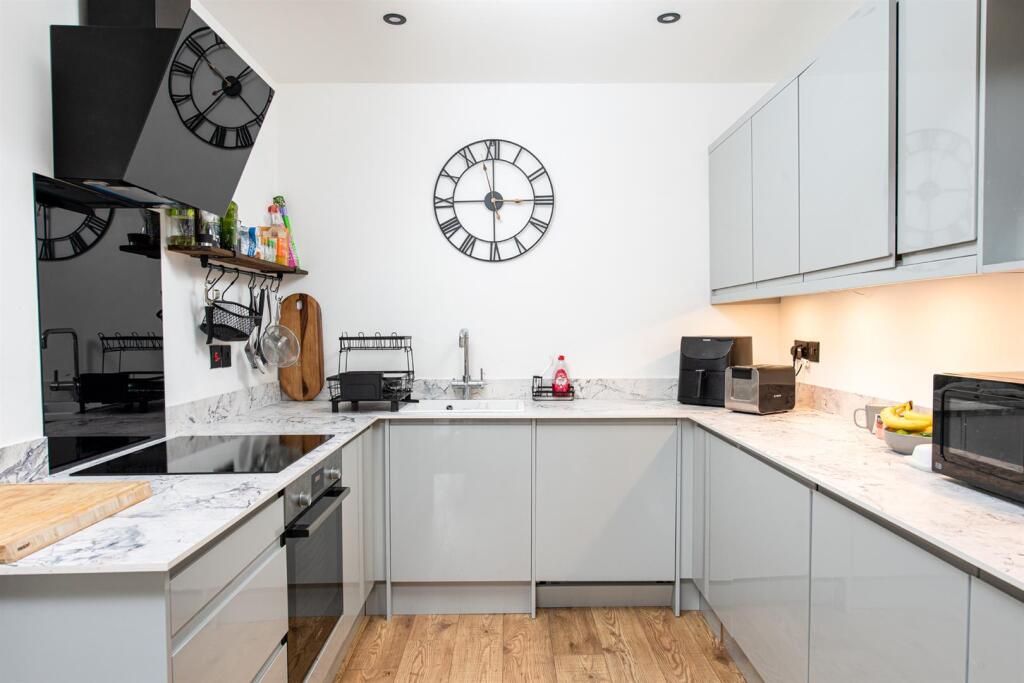 Kitchen_1.jpg