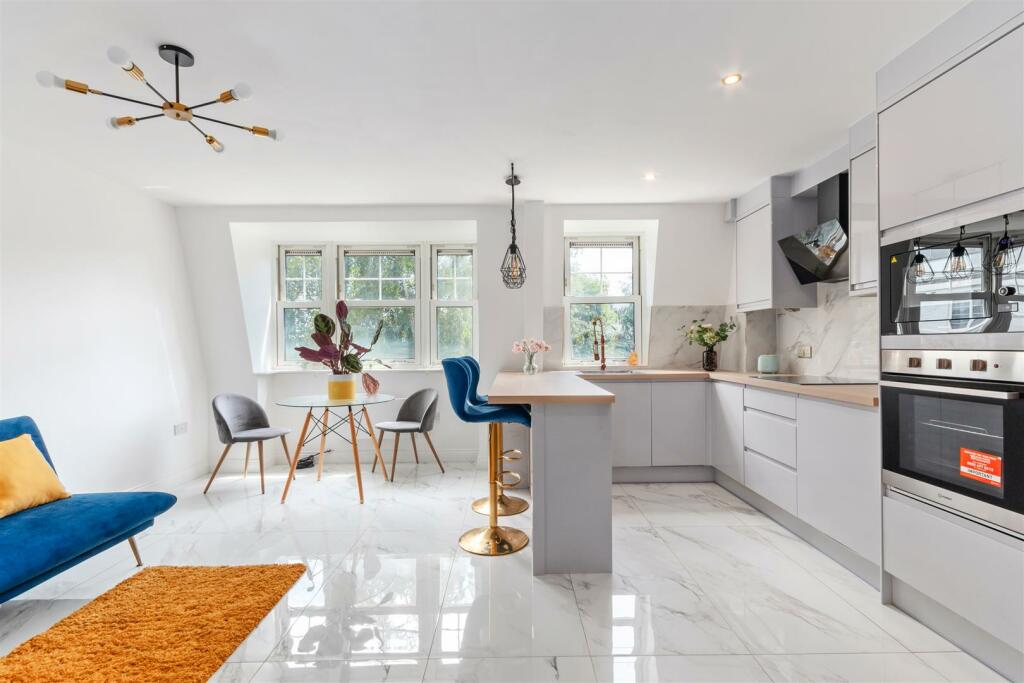Open Plan Living Room/ Kitchen