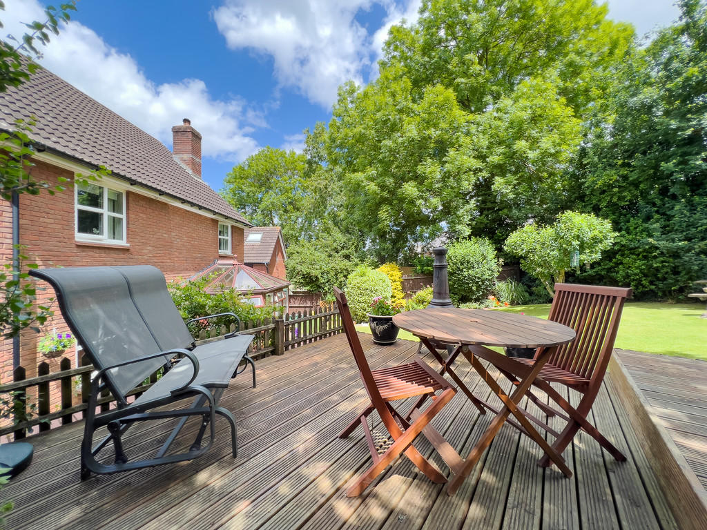 Spacious Decking ...