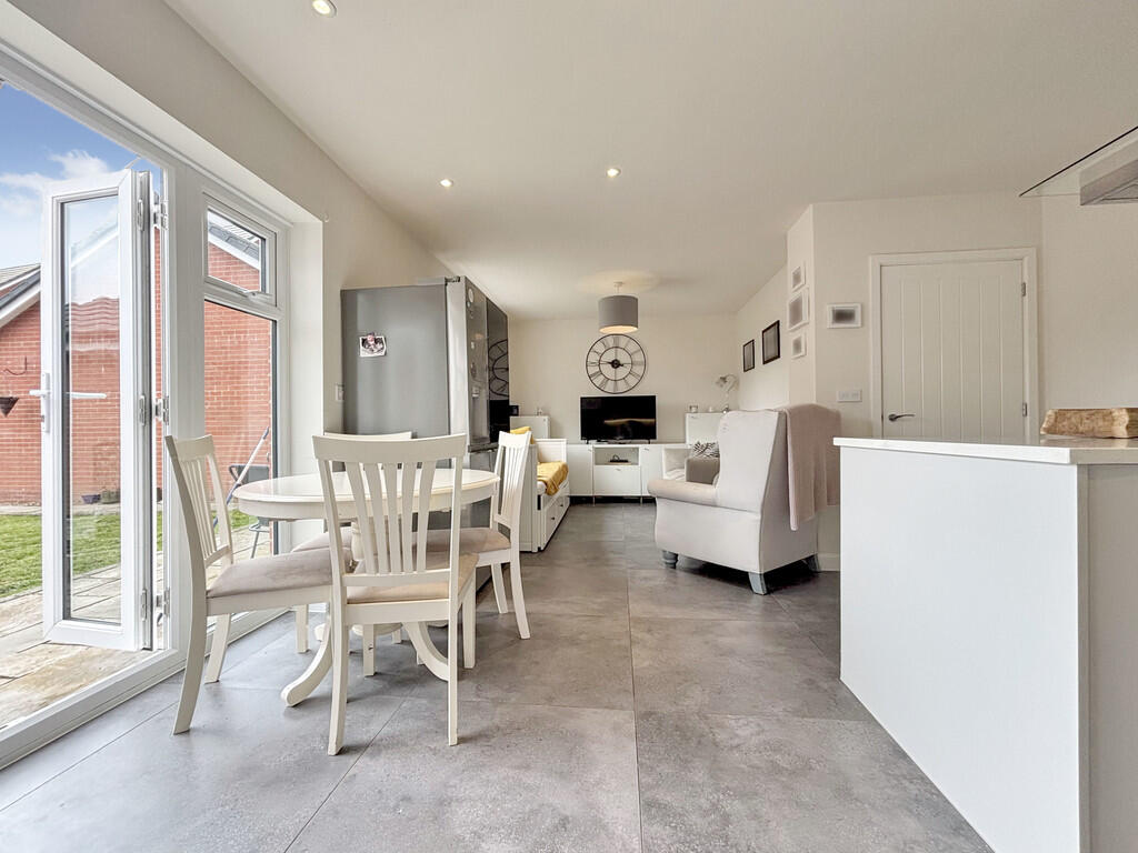 Kitchen/Dining/Fa...