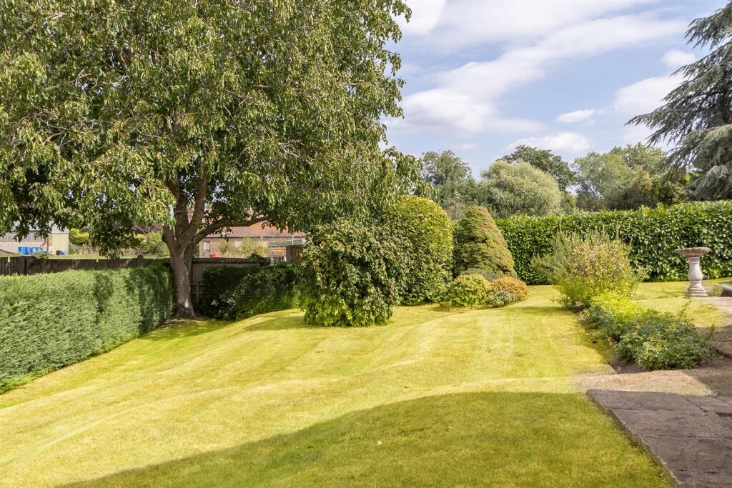 Home Close, Broadwell (3).jpg