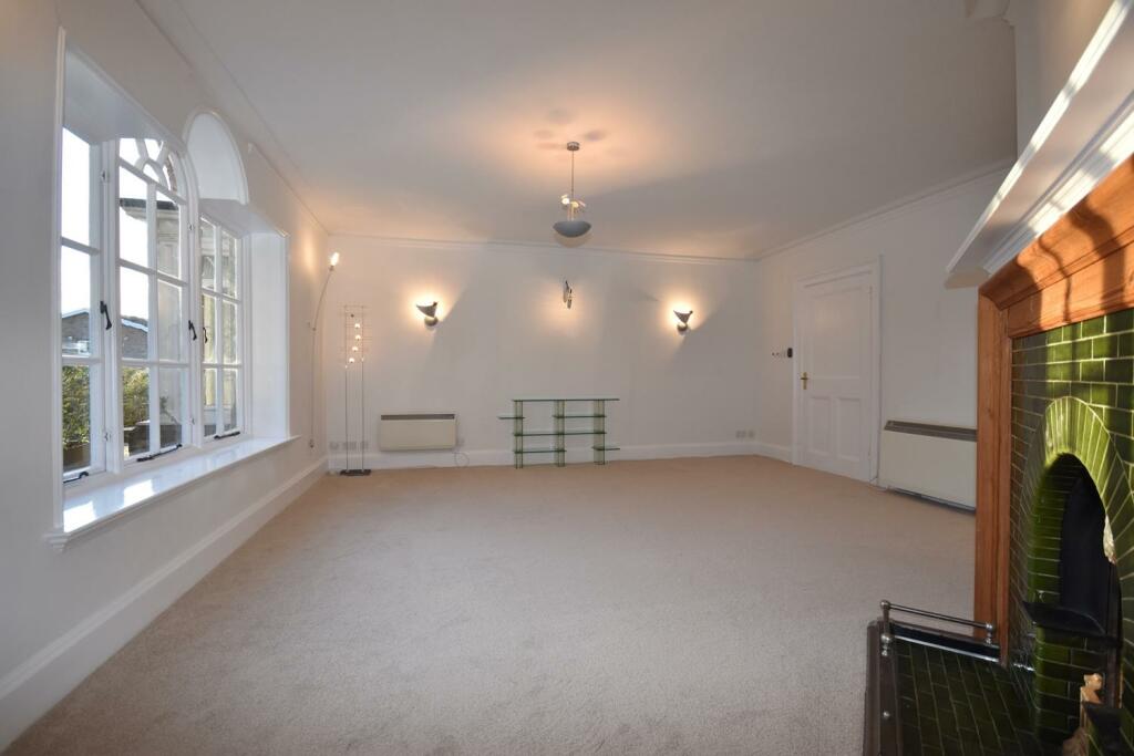 Sitting Dining Room..JPG