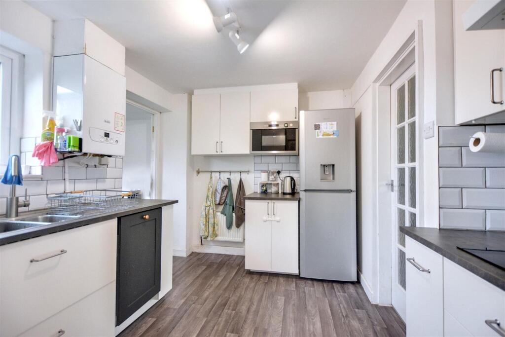 Kitchen_2.jpeg