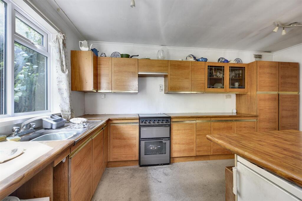 Kitchen_2.jpeg