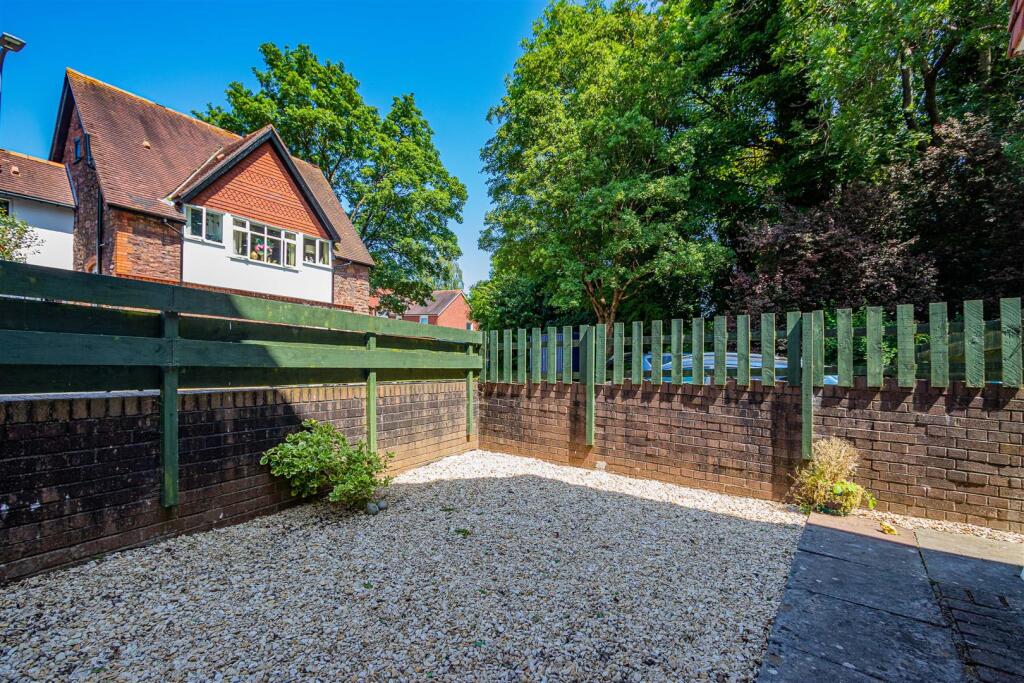 Penhill Close 33 (3 of 15).jpg