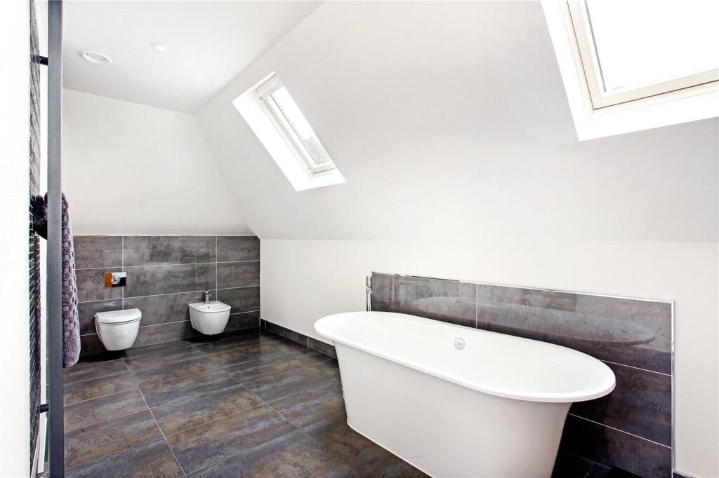 Bedroo Two En Suite