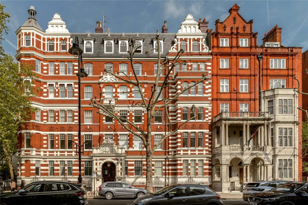 Queens Gate