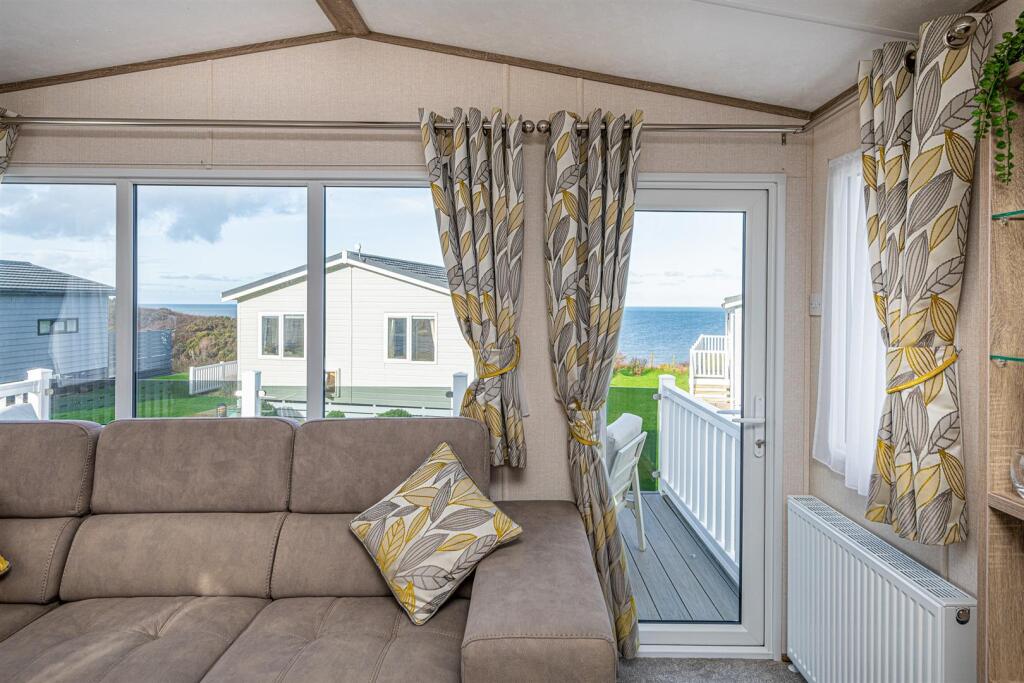 W27-ABERAFON-PARK-LOUNGE-10.jpg