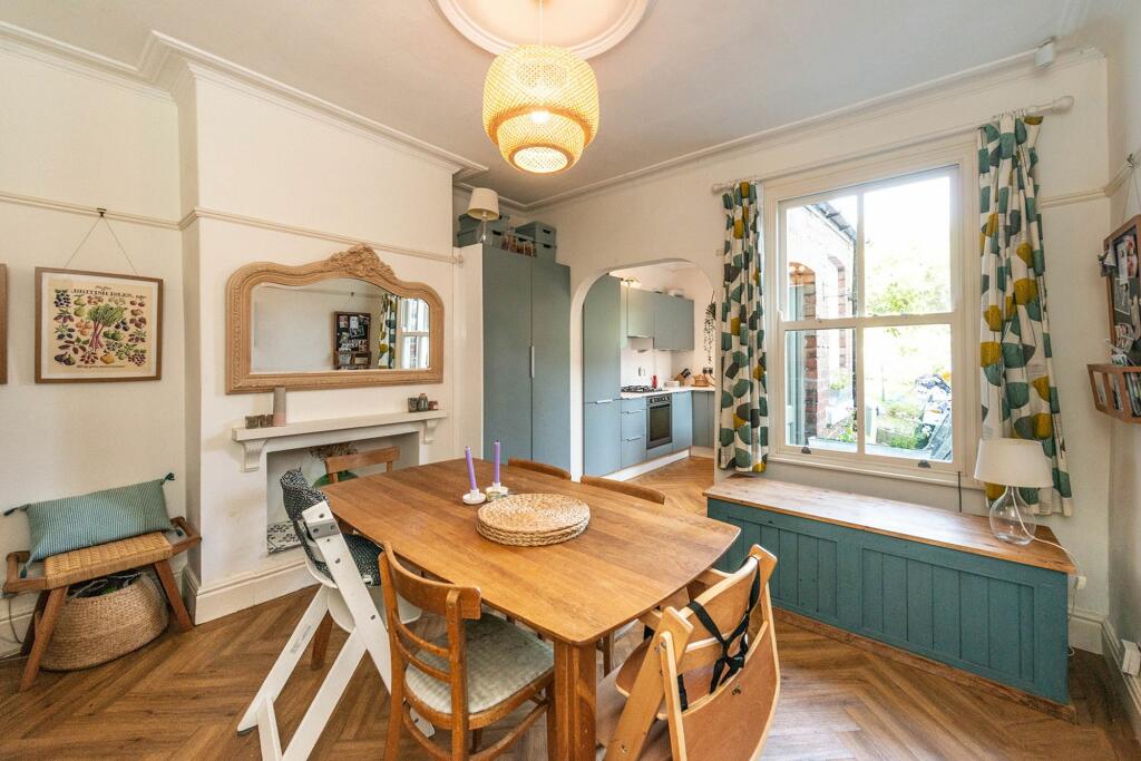 SITTING ROOM DINING ROOM AND KITCHEN