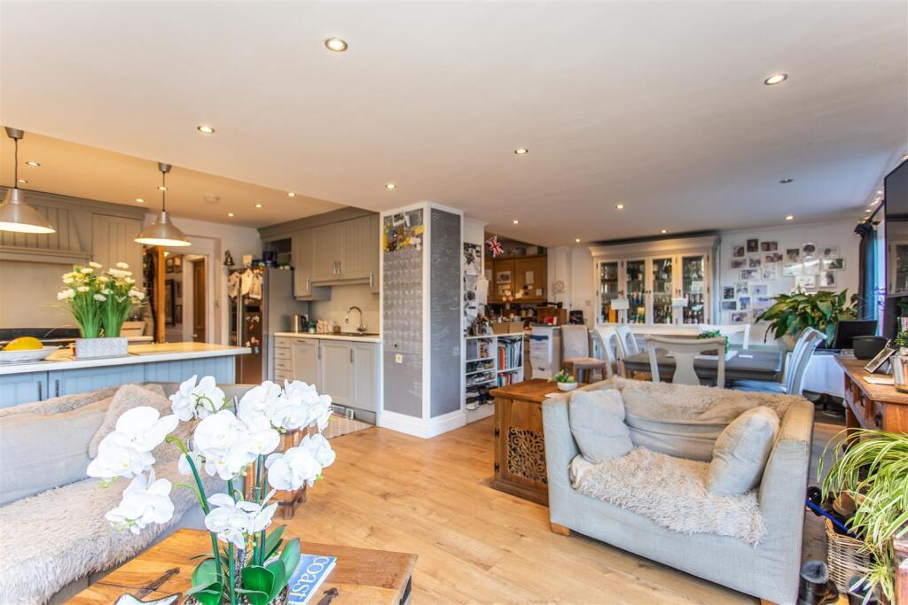 33 London Road54.jpg