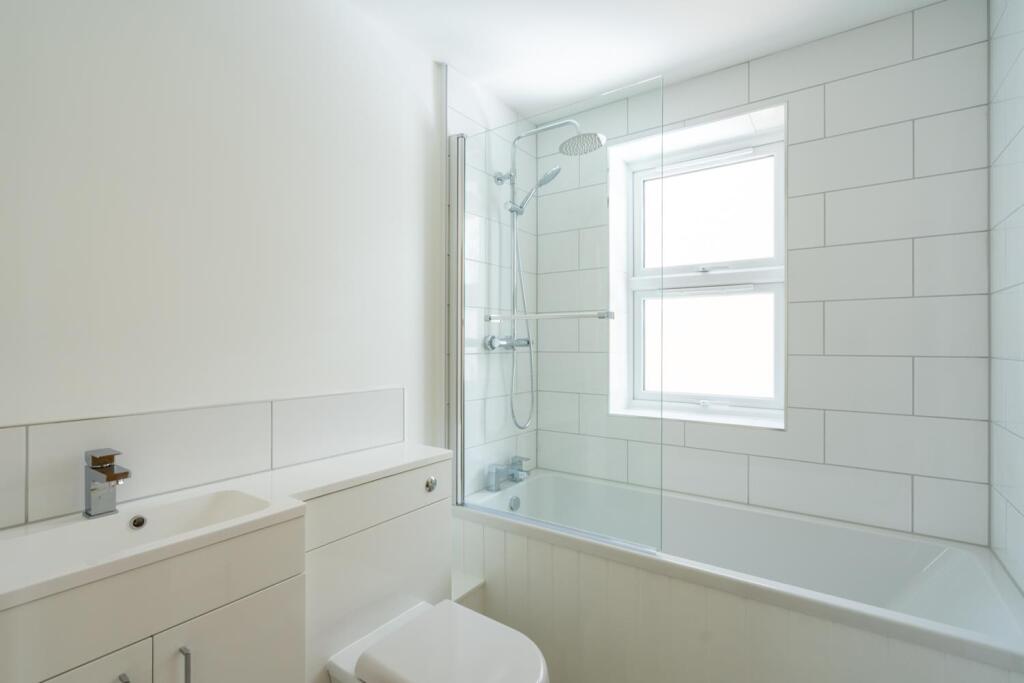 Family Bathroom.jpg