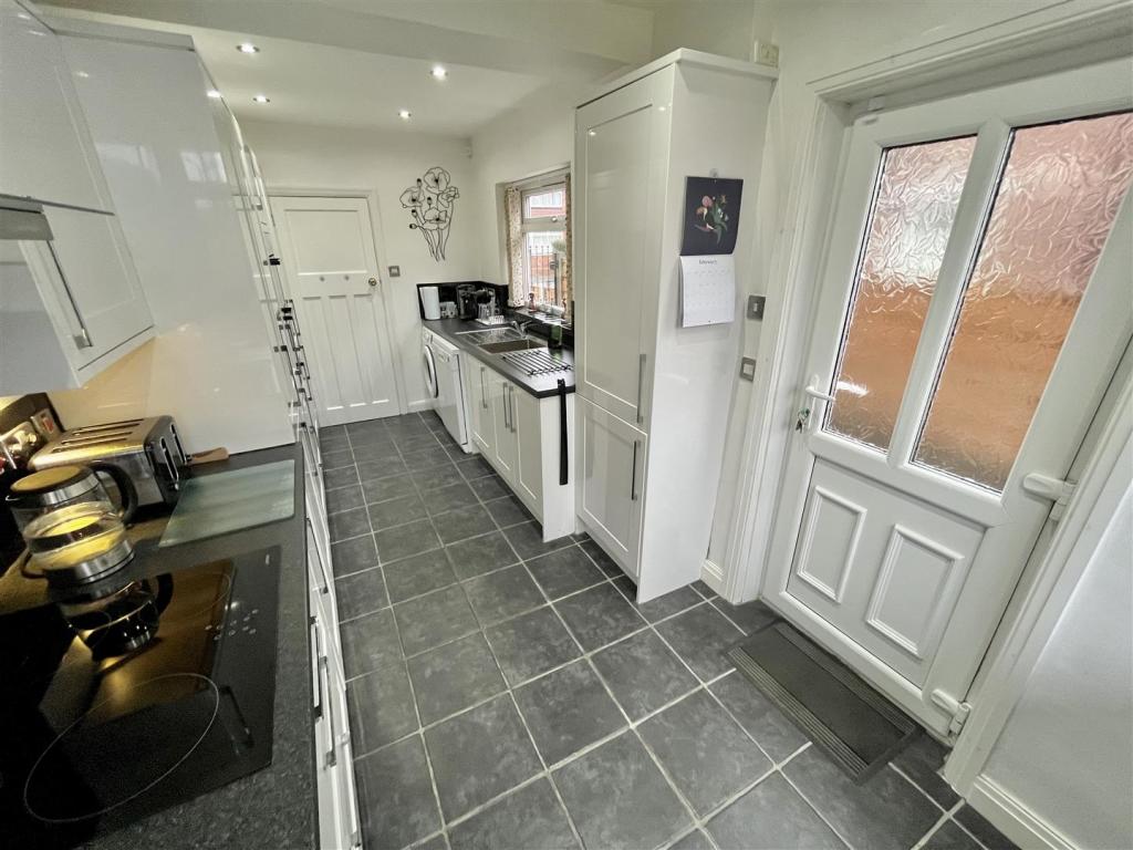 Kitchen Aspect 3.jpg