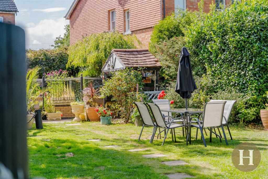 Hadleigh Estate Agents-67.jpg