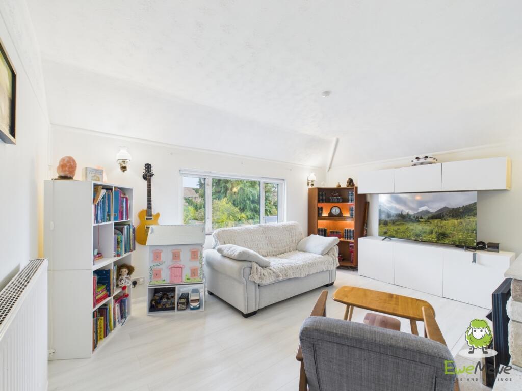 EweMove Estate Agents Basingstoke - St Andrews Roa