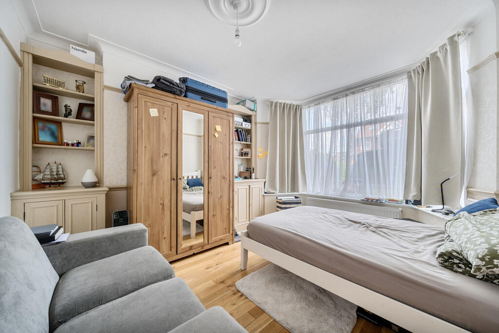 1313195-8-685953b...