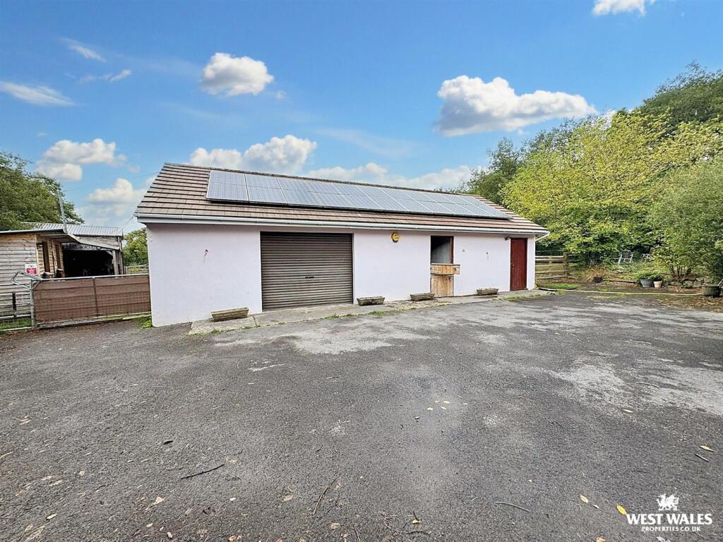 Garage/Feed Store/Log Store