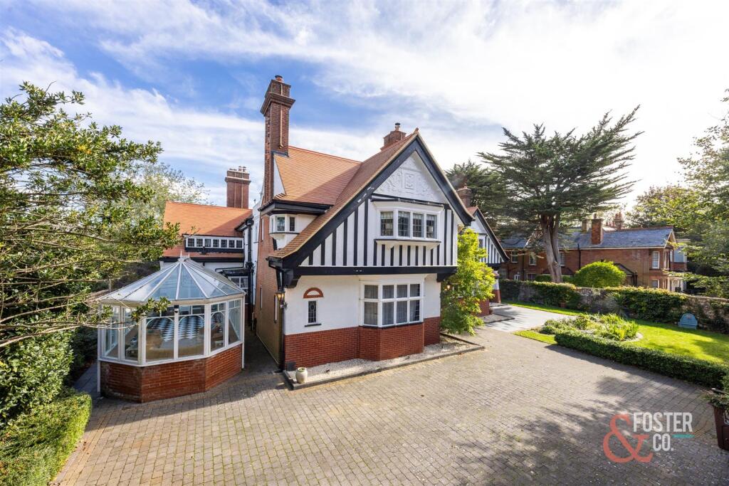 Dyke Road Avenue, 32-004.jpg