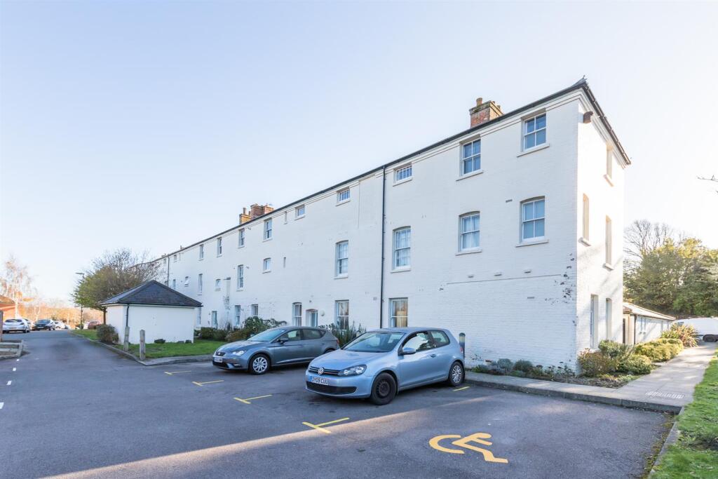 18 Kempthorne parking area.jpg