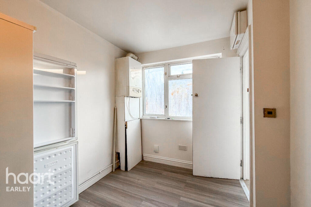 Nelson Road, READING